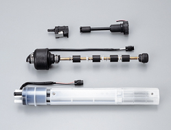 フューエルレベルゲージ（上）／フューエルパイプジョイント（下）